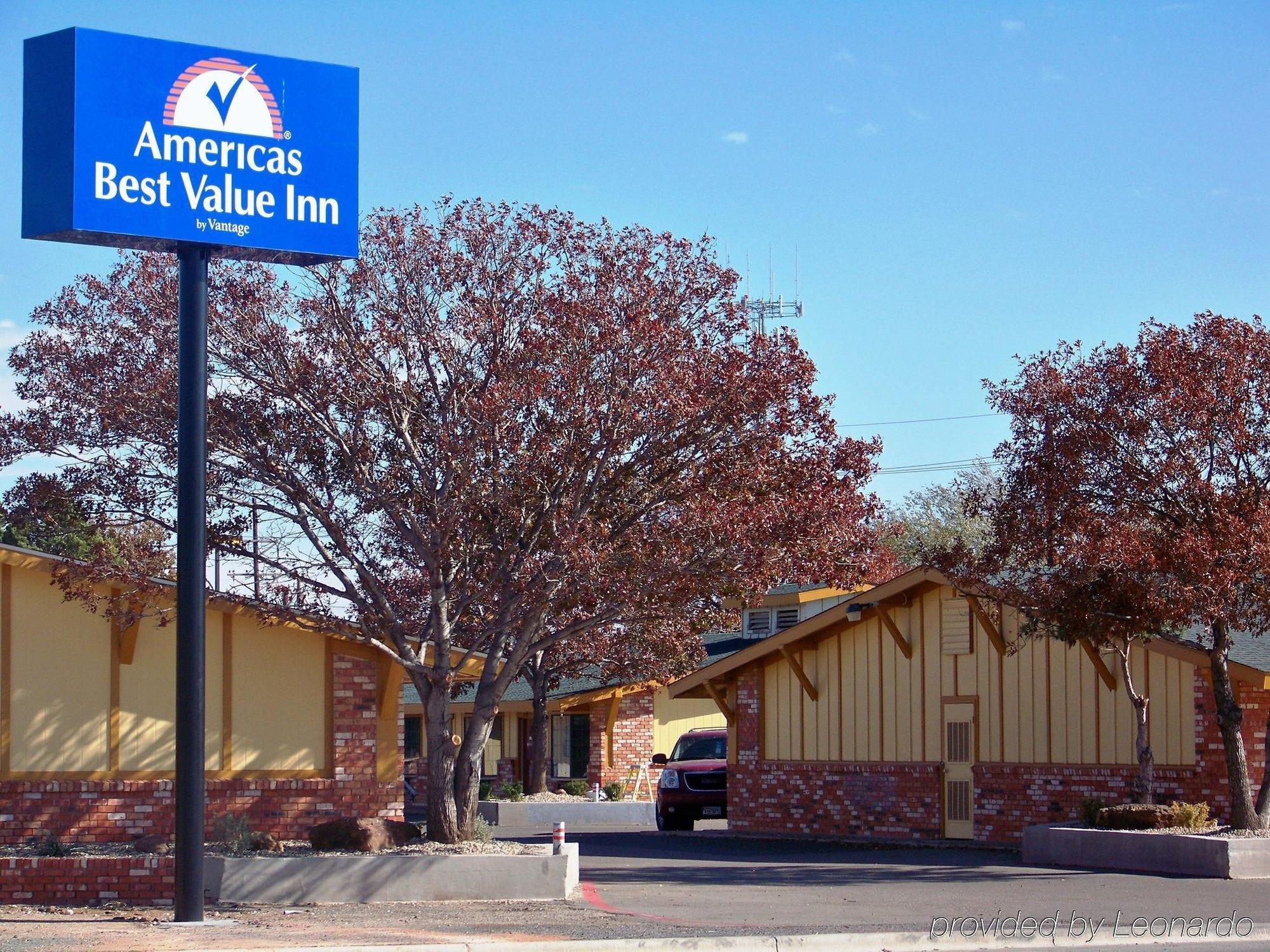 Stadium Motel Лъбък Екстериор снимка